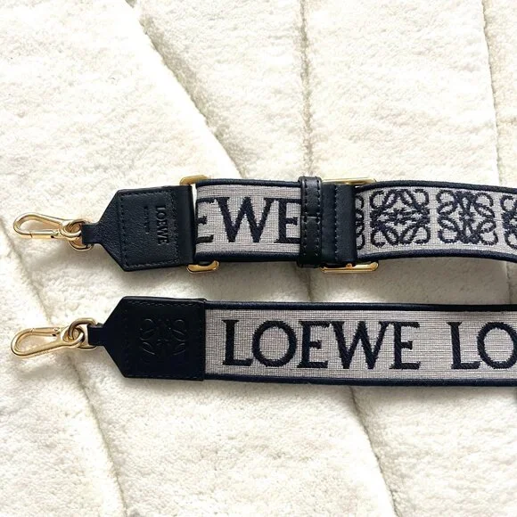 Loewe Anagram Bag Strap in Jacquard and Calfskin in Navy/Black - Picture 5 of 10